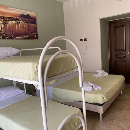 Falu Napoli Centro Camera Con Cucina E Bagno Privato Hotel Ngoại thất bức ảnh