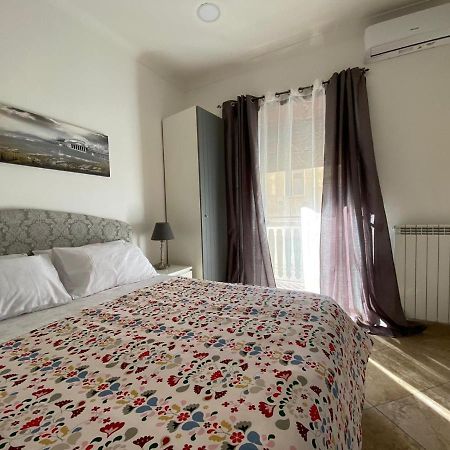 Falu Napoli Centro Camera Con Cucina E Bagno Privato Hotel Ngoại thất bức ảnh