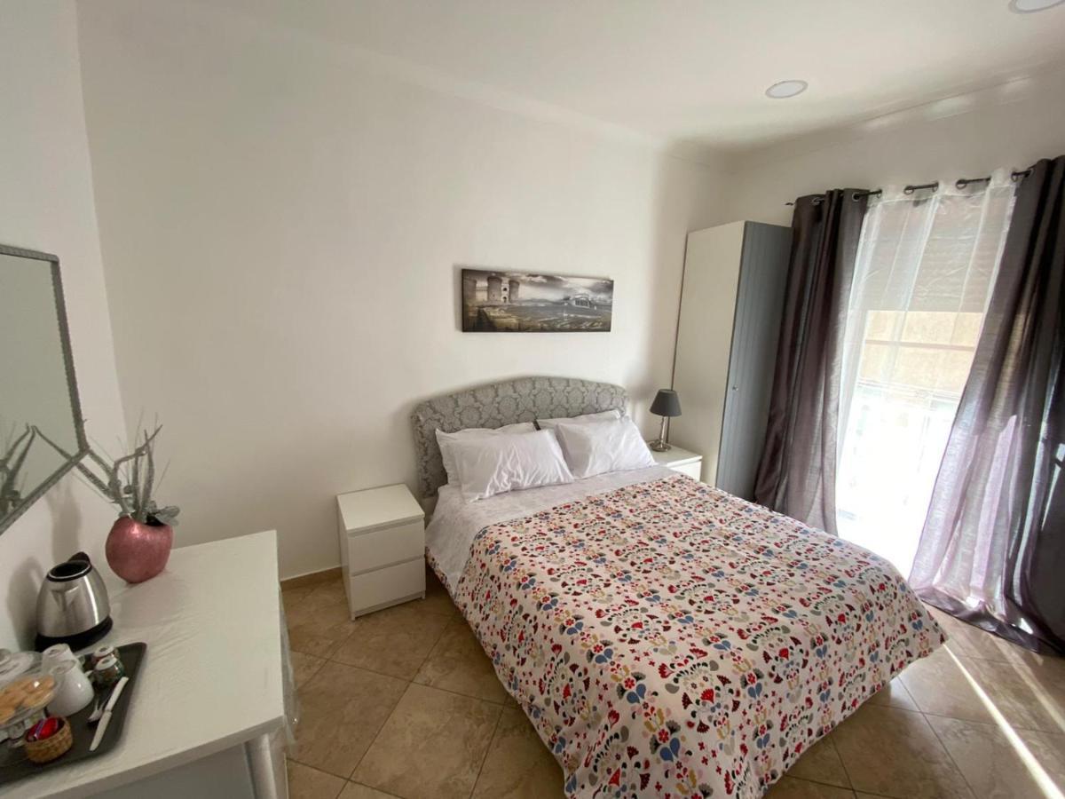 Falu Napoli Centro Camera Con Cucina E Bagno Privato Hotel Ngoại thất bức ảnh