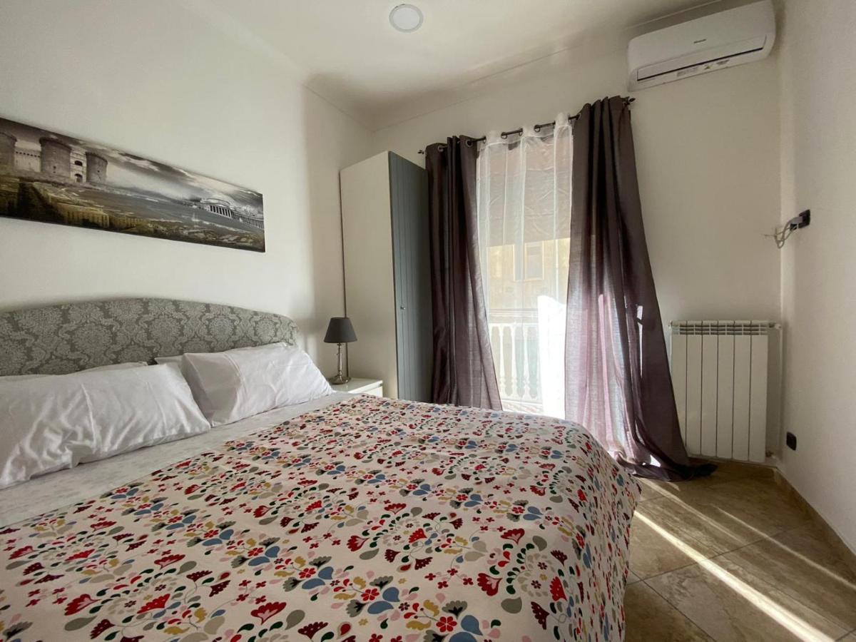 Falu Napoli Centro Camera Con Cucina E Bagno Privato Hotel Ngoại thất bức ảnh